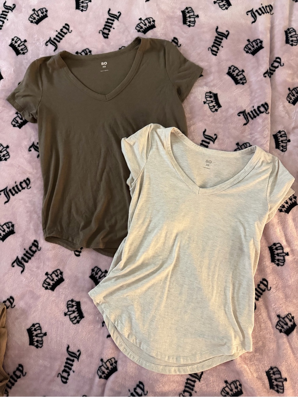 V-Neck Scoop Tee Duo - Brown & Heather Cream
